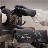 Ansell HyFlex 11-840 Fortix Abrasion Resistant Grip Glove with Foam Nitrile Coating - 15g